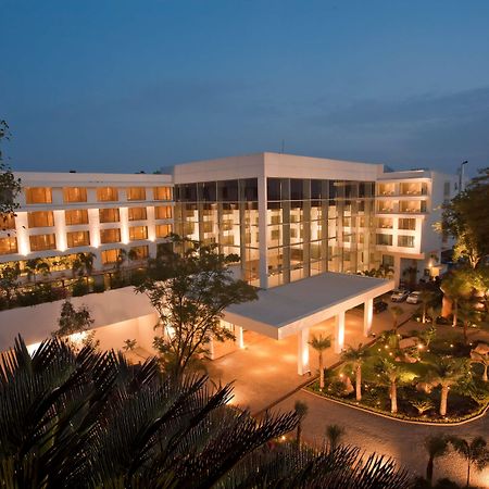 Radisson Blu Plaza Hotel Hyderabad Banjara Hills Ngoại thất bức ảnh The Royal