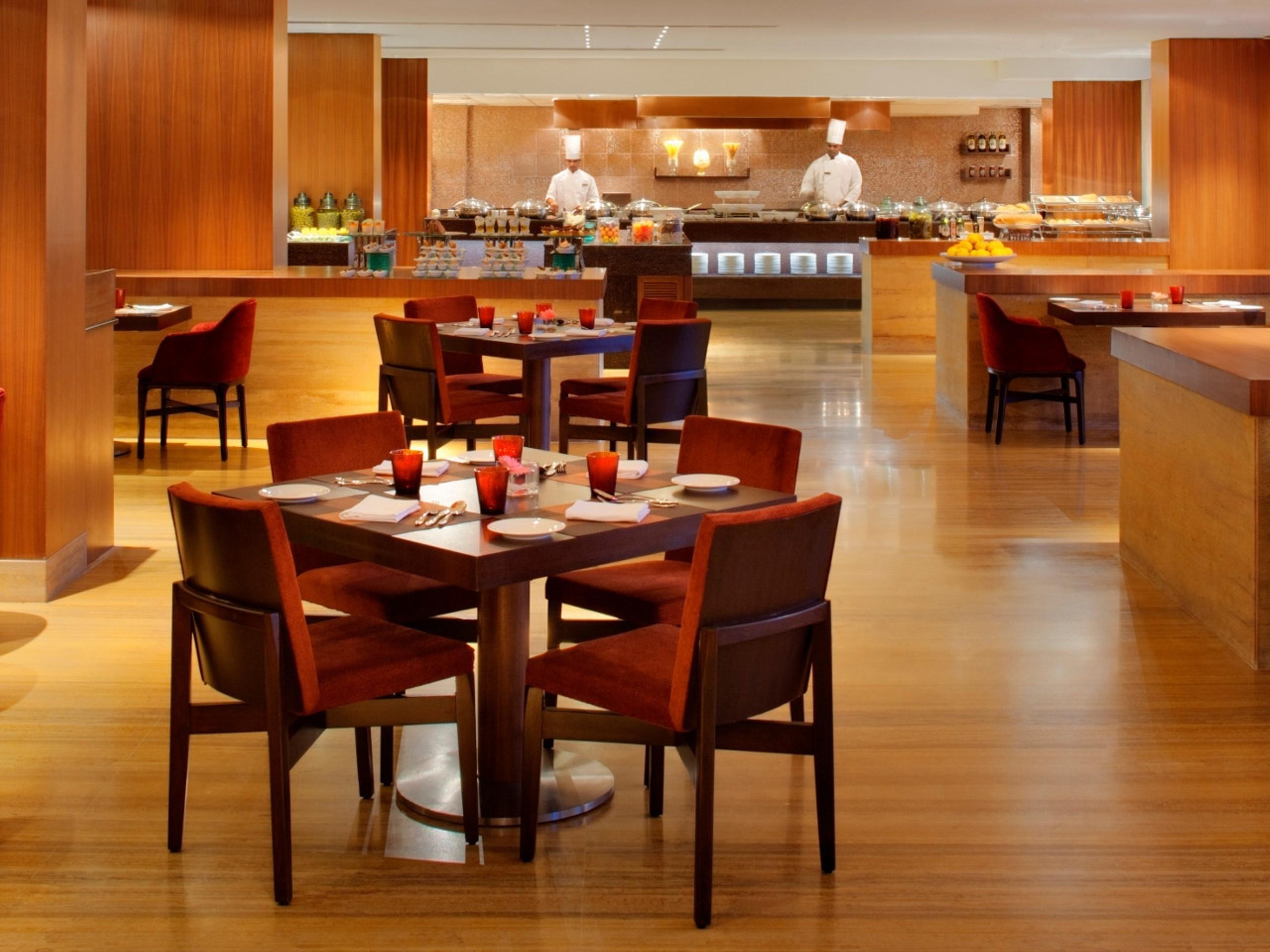 Radisson Blu Plaza Hotel Hyderabad Banjara Hills Ngoại thất bức ảnh The restaurant