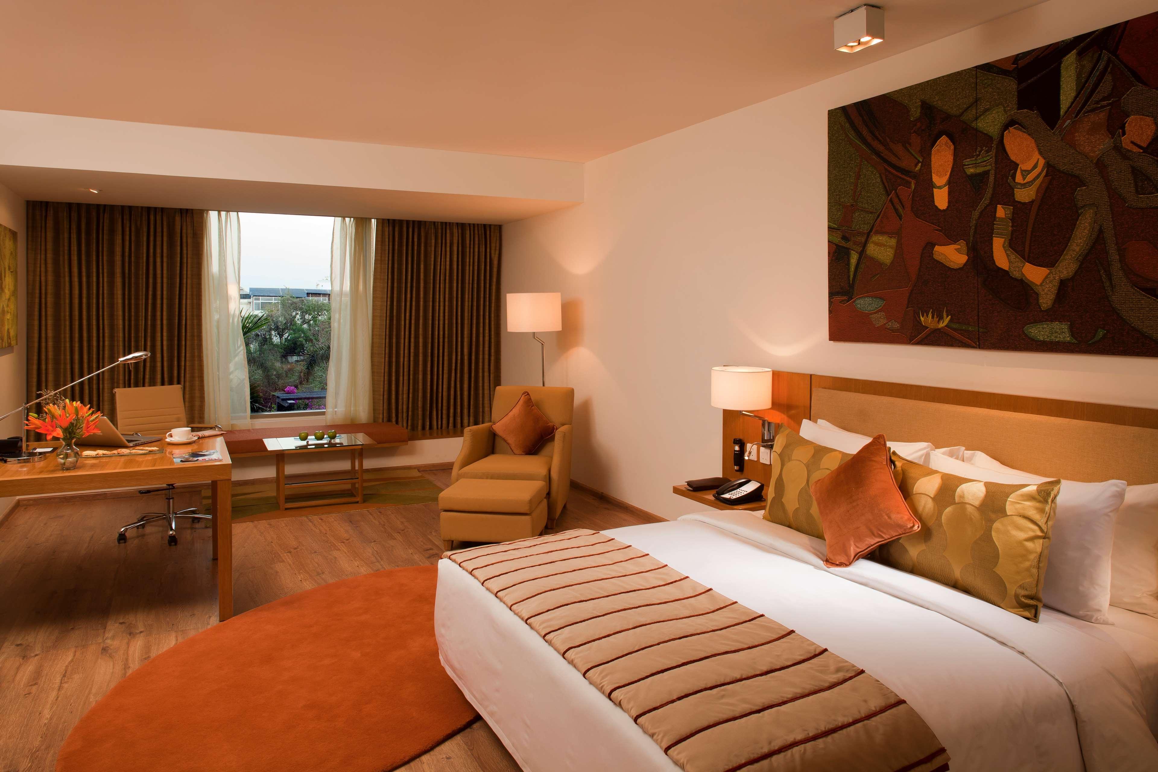 Radisson Blu Plaza Hotel Hyderabad Banjara Hills Phòng bức ảnh A room at the Taj Bengal