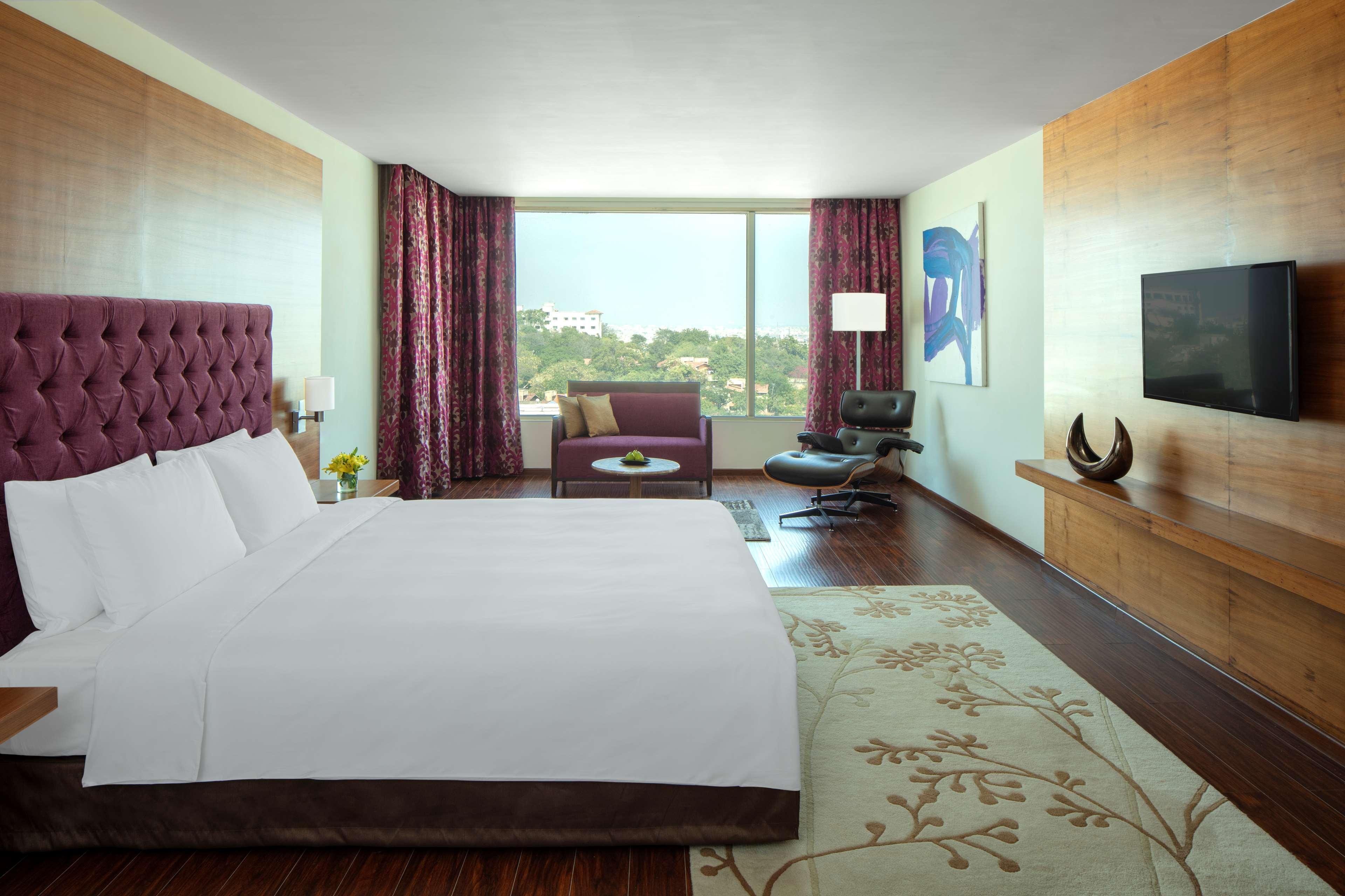 Radisson Blu Plaza Hotel Hyderabad Banjara Hills Ngoại thất bức ảnh Deluxe Room